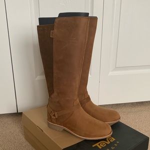 Teva De La Vina Dos Tall Bison Boot. NWT